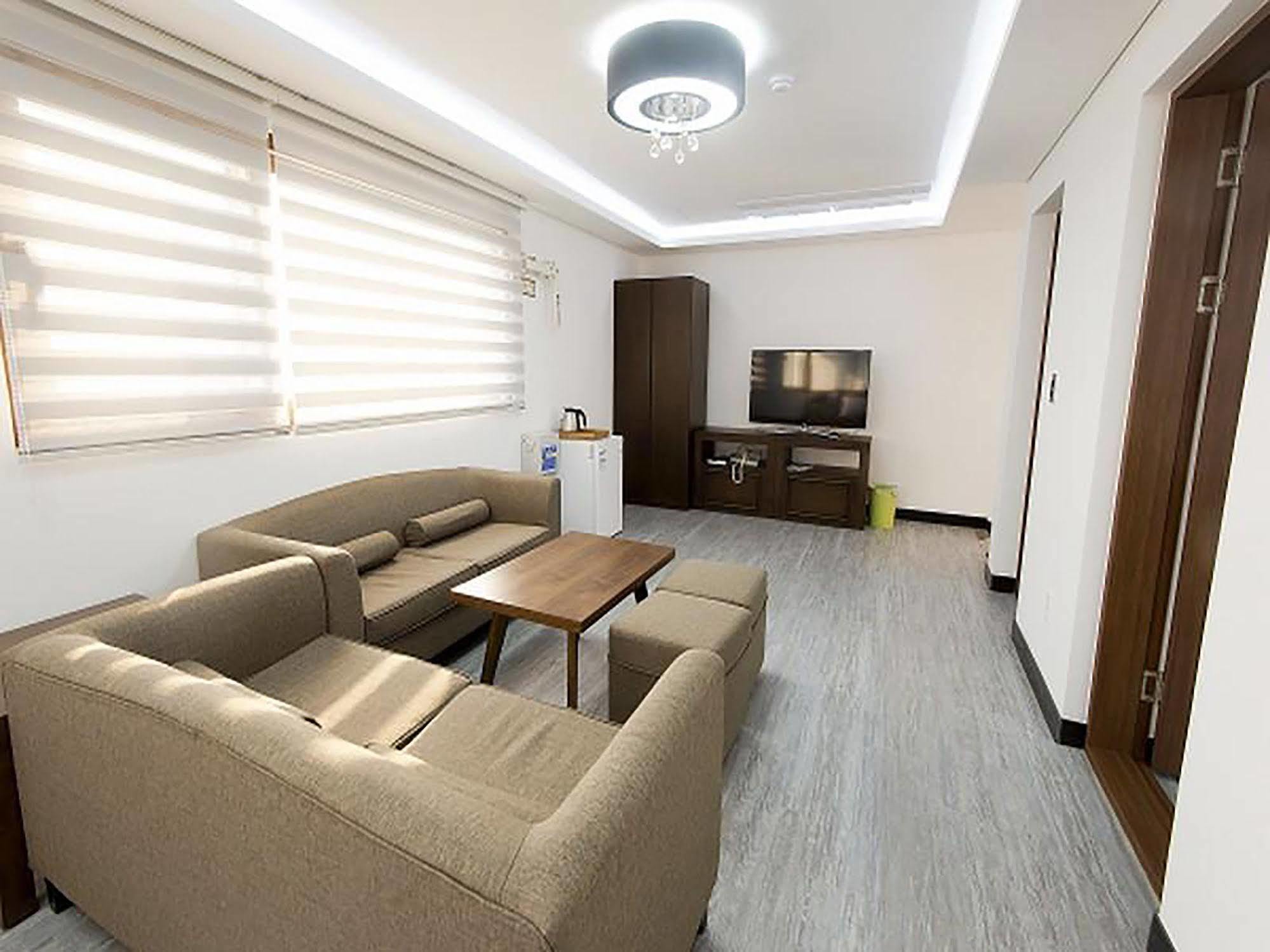 The Seri Resort Seogwipo Zewnętrze zdjęcie